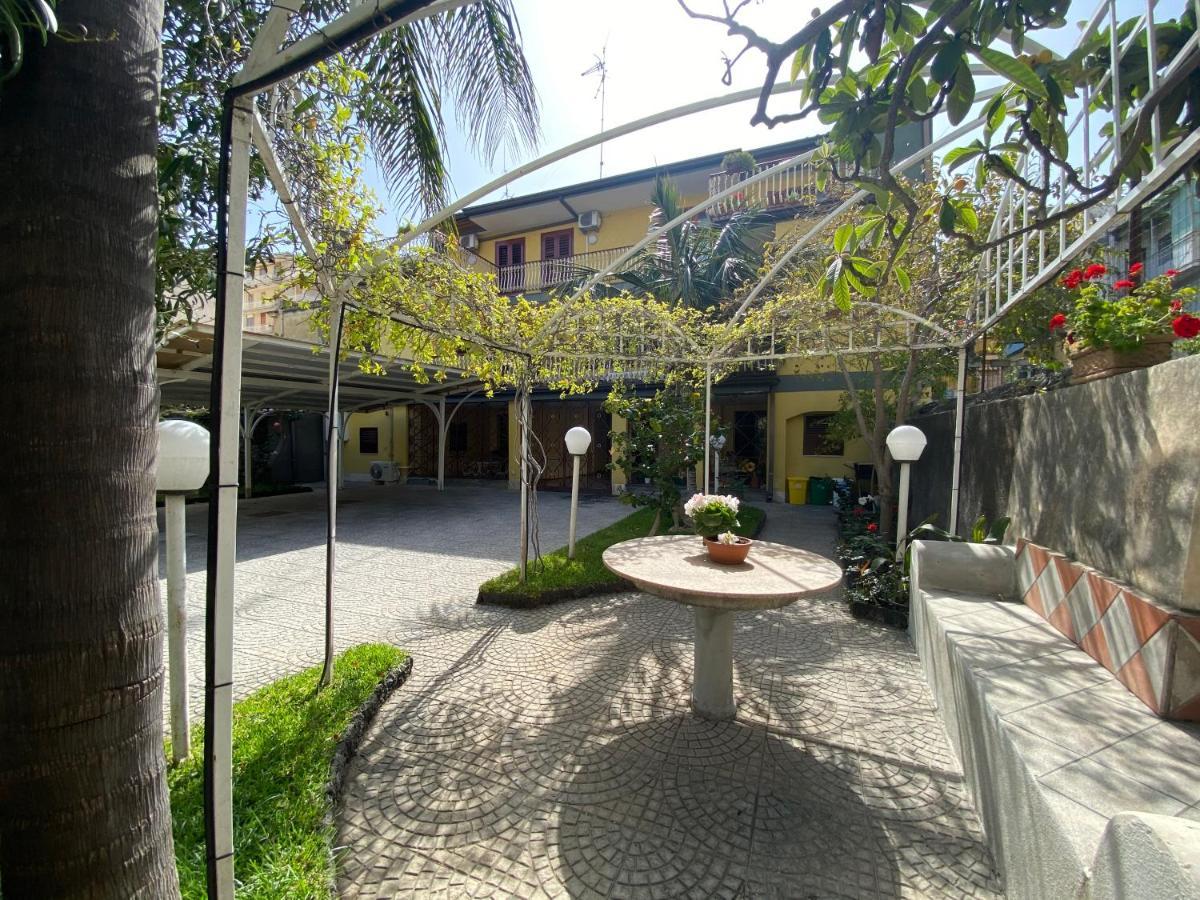 Villa Casa delle Rose Aeroporto di Catania Fontana Rossa Esterno foto