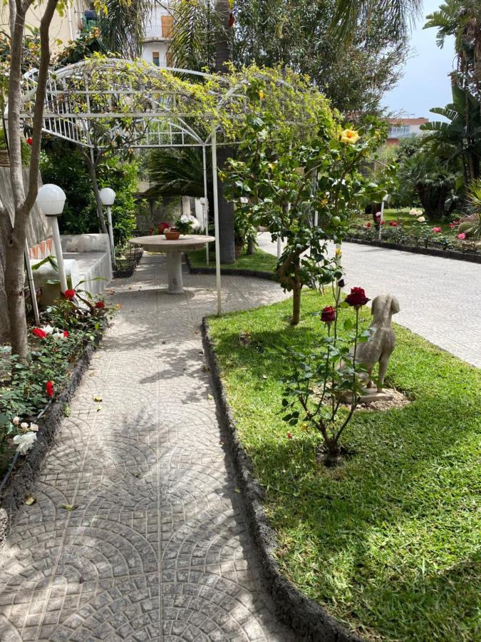 Villa Casa delle Rose Aeroporto di Catania Fontana Rossa Esterno foto