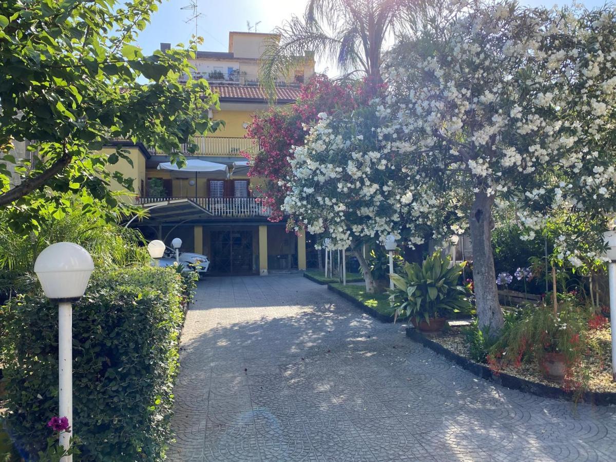 Villa Casa delle Rose Aeroporto di Catania Fontana Rossa Esterno foto