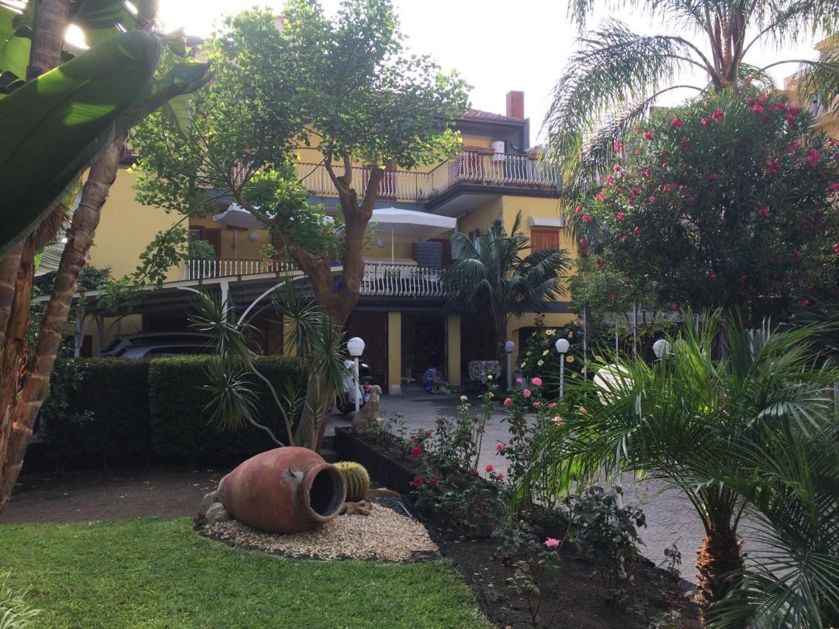 Villa Casa delle Rose Aeroporto di Catania Fontana Rossa Esterno foto